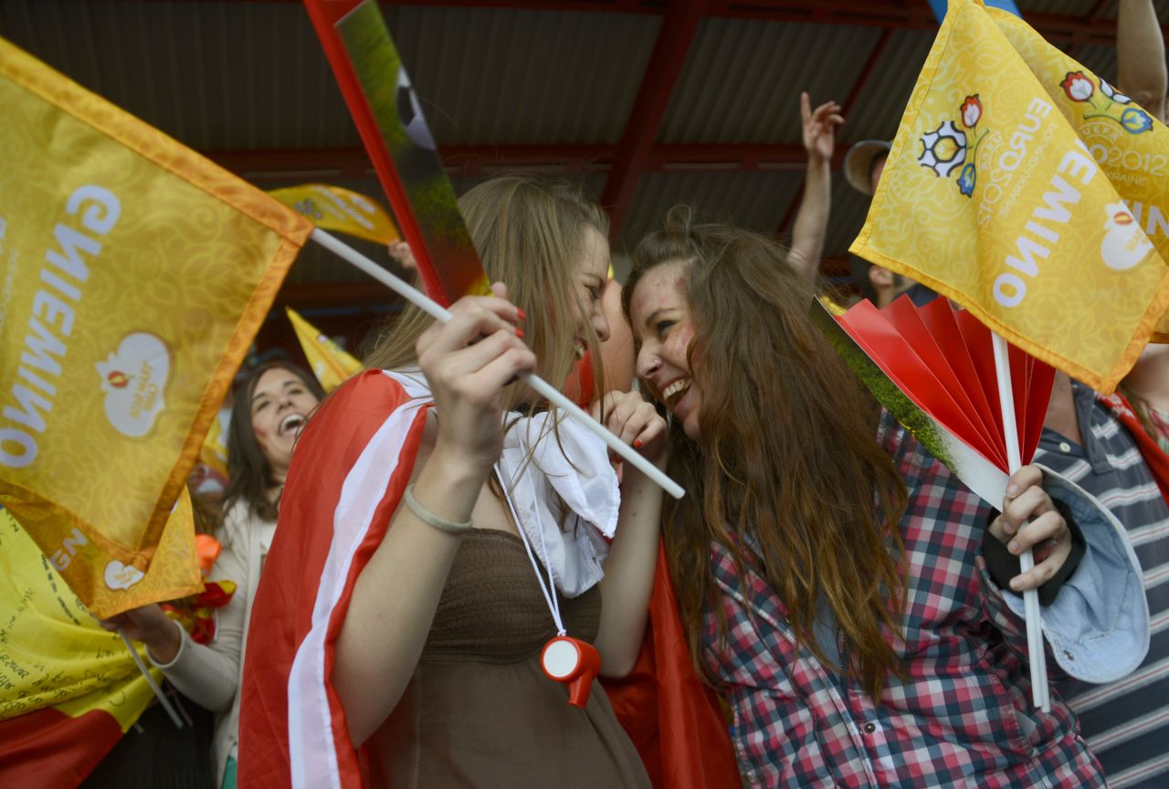 Spanish supporters hope the 2010 World Cup winners can make history by defending their 2008 European title and become the first to win three successive major championships.