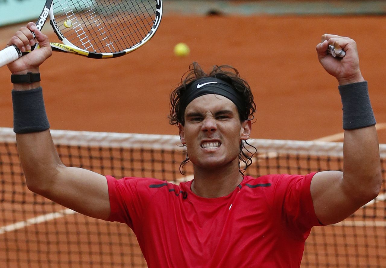 Rafael Nadal's quest for a seventh French Open title is in good shape after he beat fellow Spaniard Nicolas Almagro in the quarterfinals.