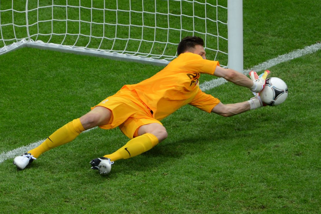 Przemyslaw Tyton came on for the red-carded Wojciech Szczesny and immediately saved a penalty