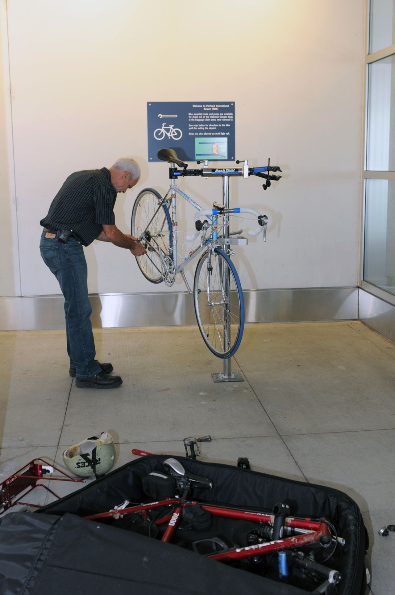 Portland, Oregon, is widely regarded as one of the nation¹s most bikeable cities, so it's only logical its airport would want to install a bike assembly station.