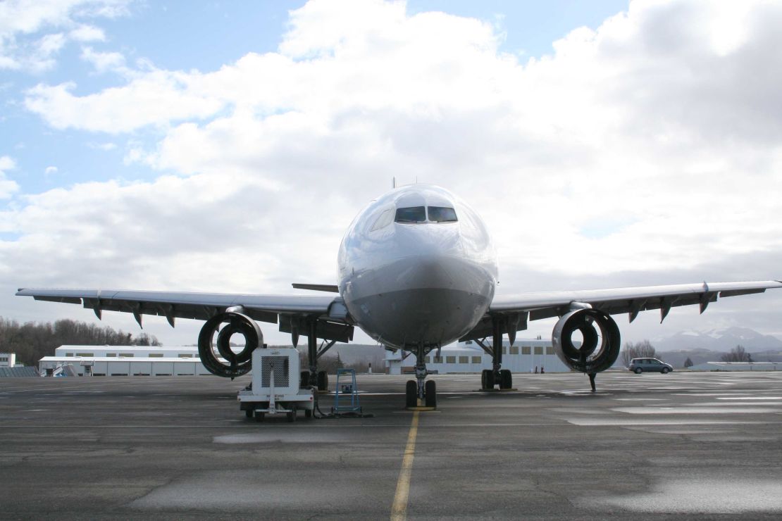 Tarmac engineers may have removed the engines from this aircraft, but that doesn't mean it has to die.