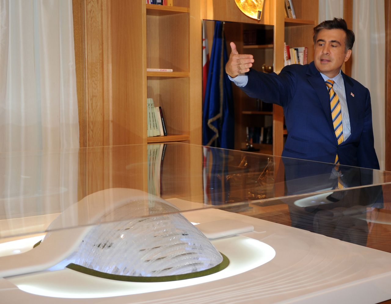 President Saakashvili is a vocal supporter of the new building, but a report from the Georgian Young Lawyers' Association has criticized the opacity of its funding. 