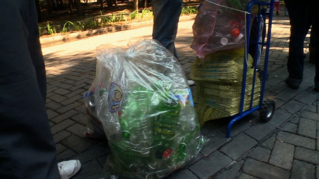 Aranda and his housemates gather glass, plastic and cardboard and take it to the city's Chapultepec Park.