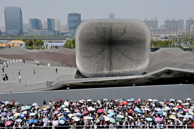 The British Pavilion, known as the "Seed Cathedral," designed by Hetherwick Studio, was one architectural hits of the Expo in Shanghai in 2010. 