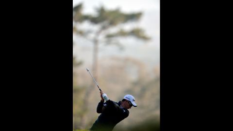 Justin Rose of England hits a shot during the second round of the 112th U.S. Open on Friday.
