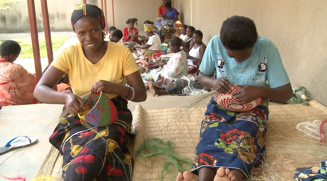 Gahaya Links is a Rwandan handicraft company with over 4,500 employees in more than 40 cooperatives across the country.