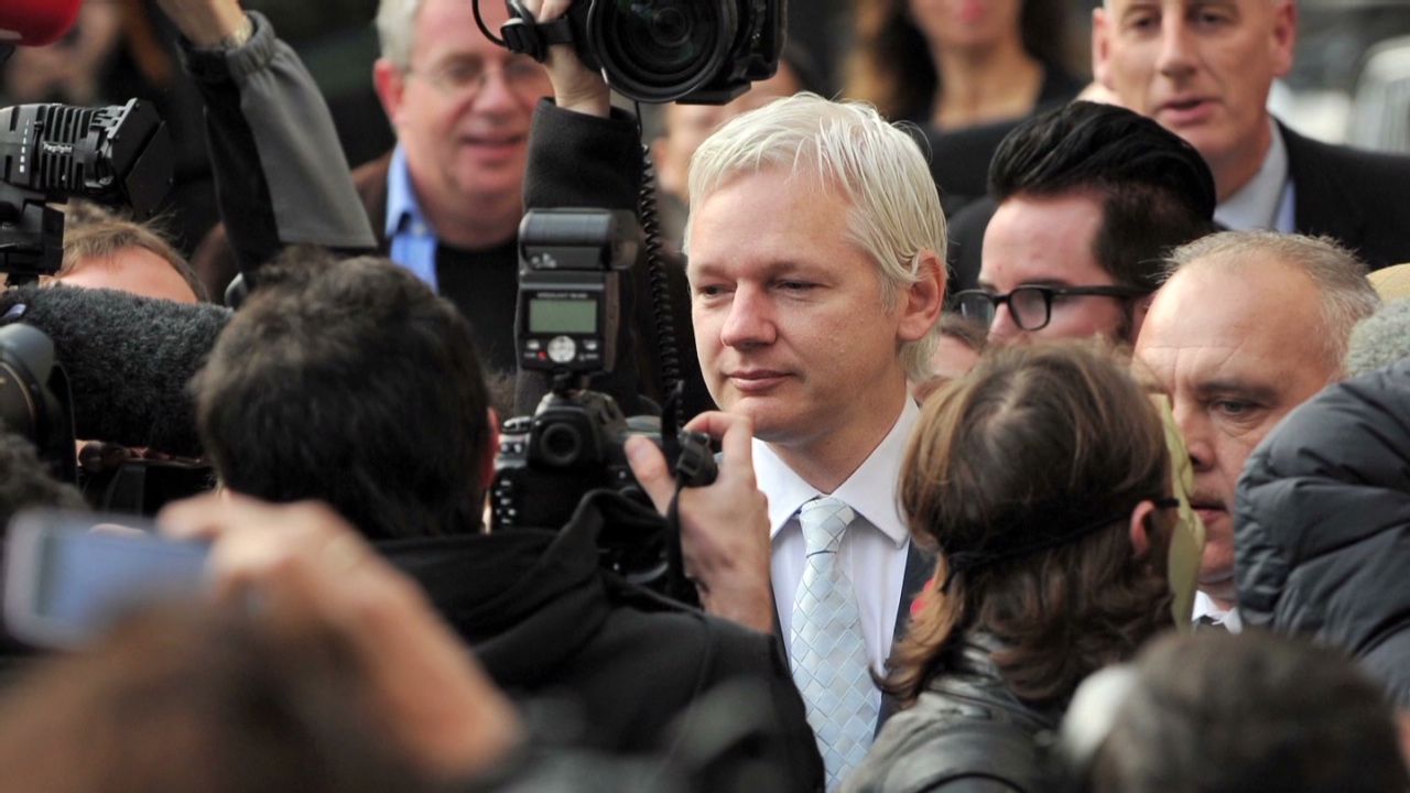 lkl elbagir assange next move_00002403