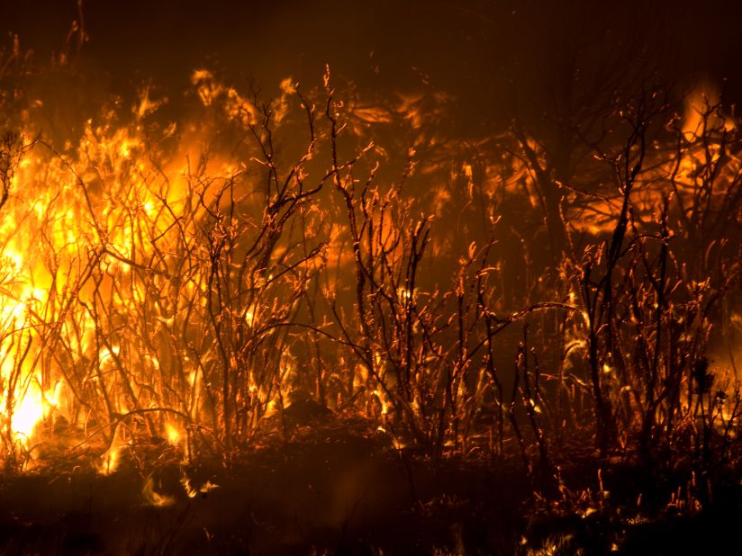 She shoots wildfire photos amid the flames | CNN