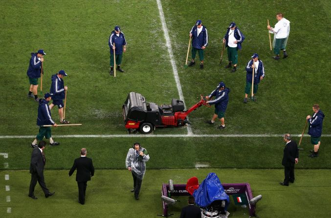 The flooded pitch at the Donbass Arena for the Euro 2012 group game between France and the Ukraine quickly dried. STRI advised on the playing surface and drainage system.
