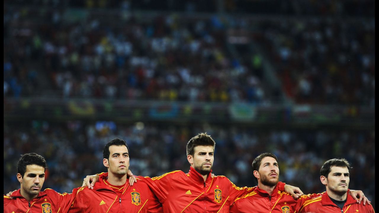 The Spanish team lines up ahead of the quarterfinal match between Spain and France.
