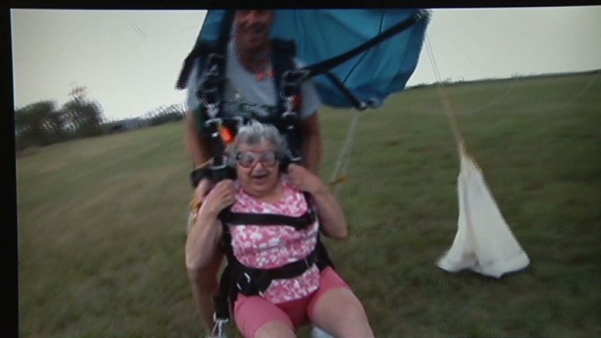 bts 90 year old skydiver_00003916