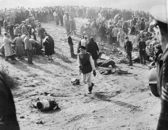 Disaster strikes the airshow in 1952 when a de Havilland 110 broke up over spectators after breaking the sound barrier. The accident killed 29 people on the ground and injured dozens more.