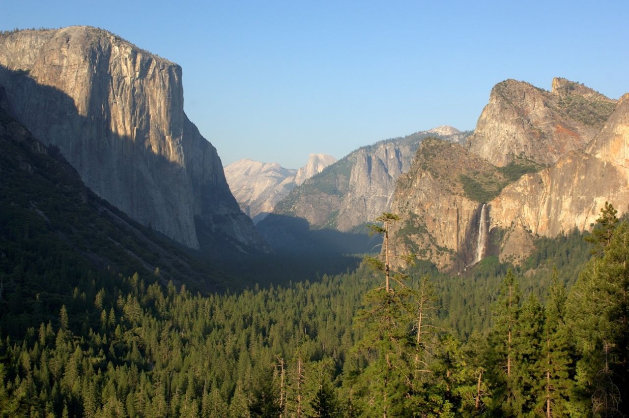 No son unas montañas cualquiera: el Half Dome («Vieja Cúpula» en español) y El Capitán han sido inmortalizadas por el fotógrafo de paisajes Ansel Adams
