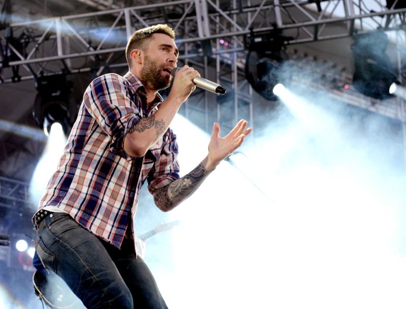 Review: Maroon 5 barely sound like a band on 'Overexposed' | CNN