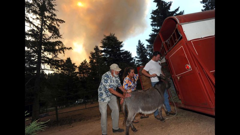 Crews Go On Offensive Against Growing Colorado Wildfire | CNN