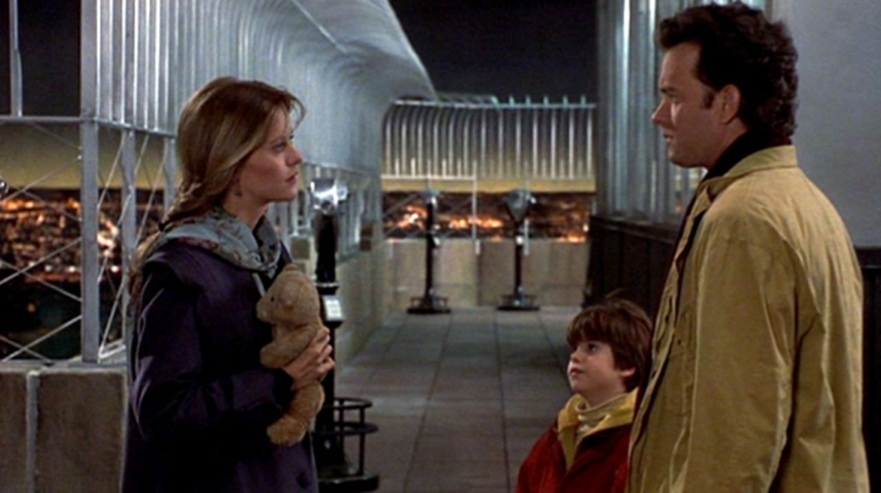 Sam Baldwin (Tom Hanks) receives countless letters from sympathetic women after opening up about his late wife on the radio. His son, Jonah, is so taken with a letter from Annie Reed (Meg Ryan) that he tries to bring her and his dad together.