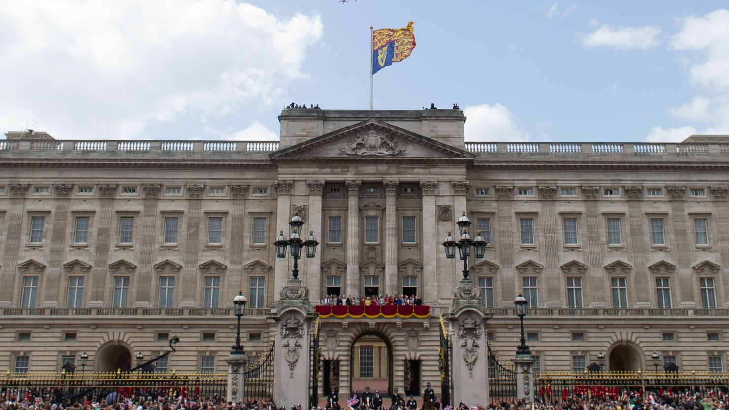 London's Buckingham Palace could one day be the perfect place to watch Formula One action.