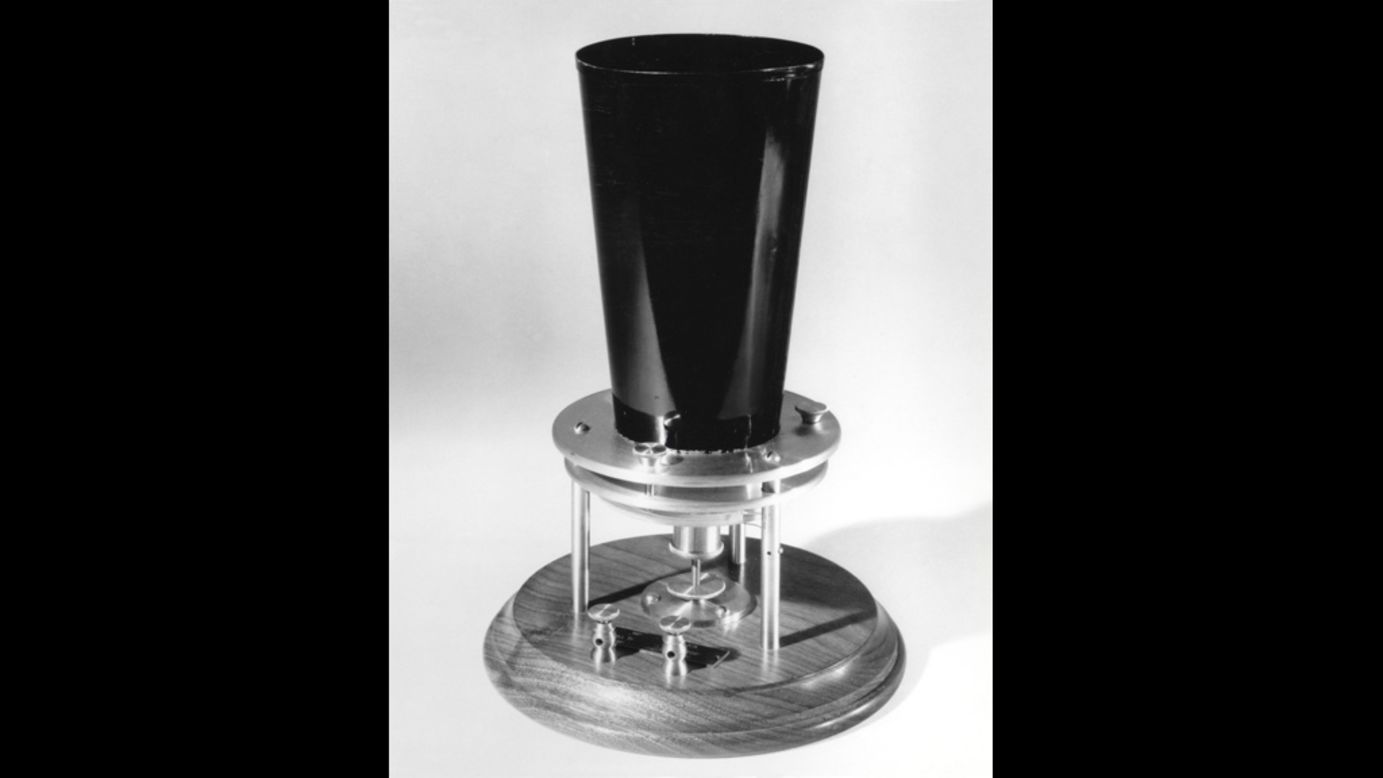 Alexander Graham Bell invented the liquid transmitter, the first practical means of sending voice calls, in 1876.