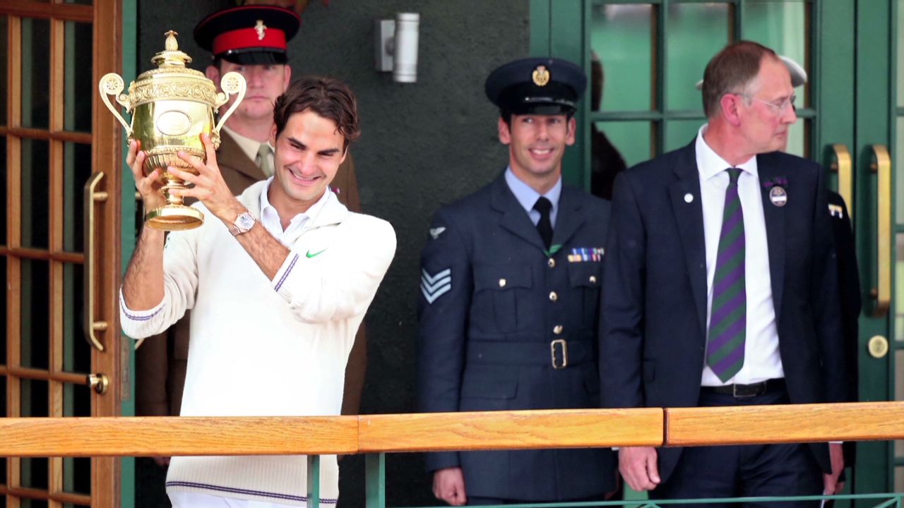 Federer showed his longevity by winning his 17th grand slam at Wimbledon in July 2012, beating Murray in the final 