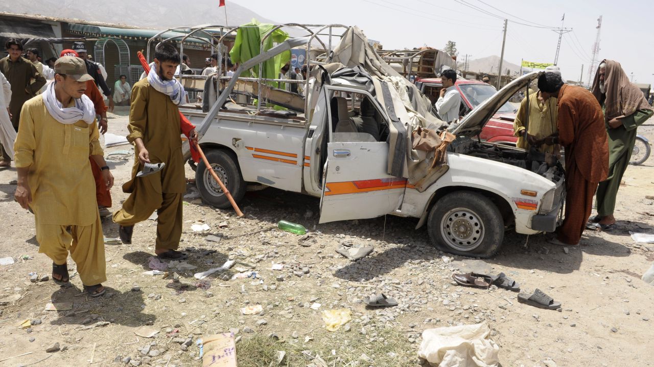A bomb at a political rally in Quetta, Pakistan, has killed at least seven people.