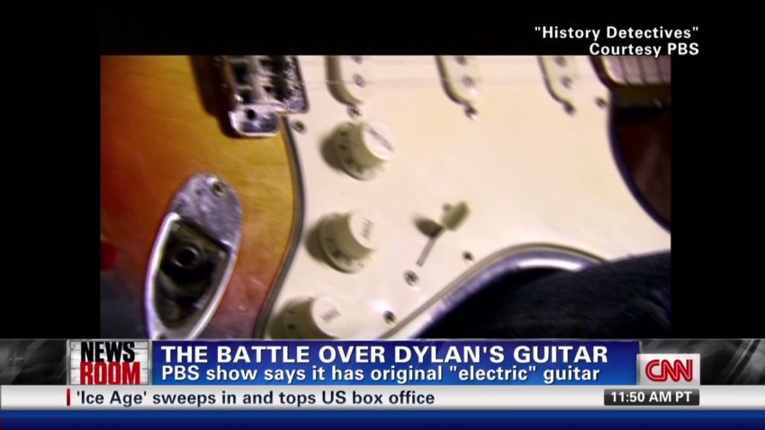 Fight over Bob Dylan's guitar _00001907
