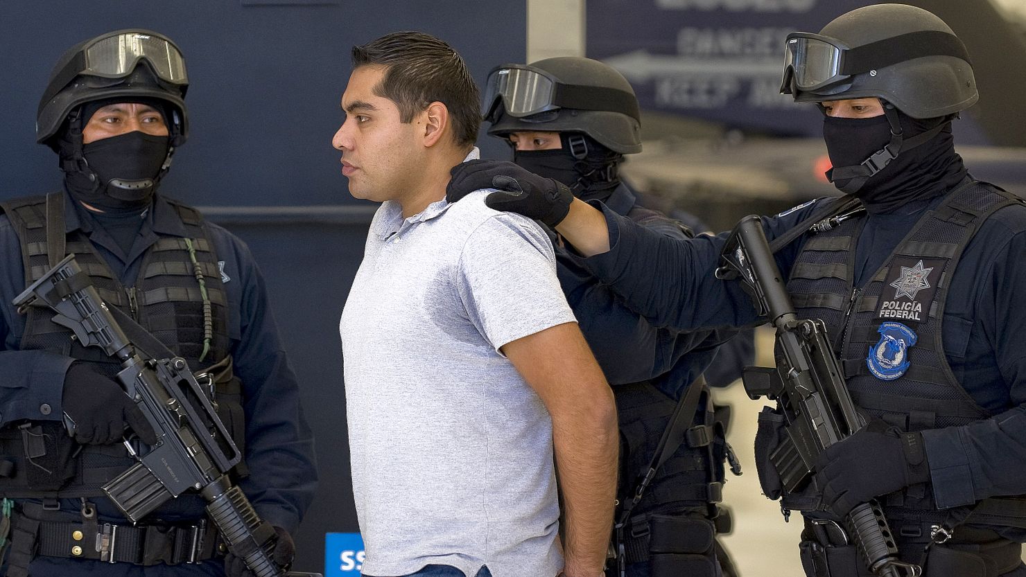 Bogard Federal police officer Felipe Lugo de Leon was arrested in connection with a deadly shootout at the Mexico City airport.