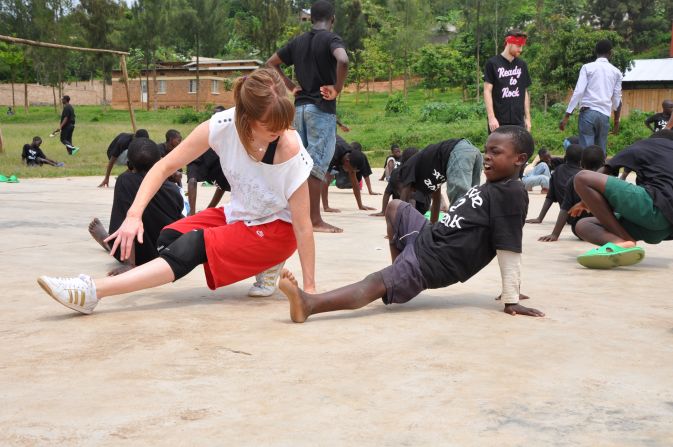 Les Enfants De Dieu was established in 2002 to accommodate the needs of young boys living in the streets. It offers food, shelter and hope to some 130 children, aged six to 18. 