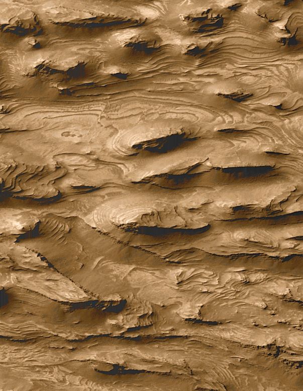Una fotografía del 'Mars Global Surveyor' de la NASA de 2000 ofrece evidencia de que el planeta rojo podría haber sido una tierra de lagos en el época más temprana.