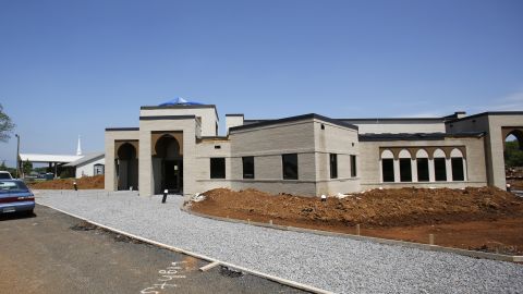The Justice Department asked a federal court to clear the way for a Tennessee mosque to open in time for Ramadan.