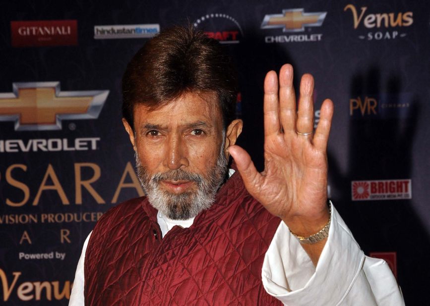Rajesh Khanna waves arrives for the "7th Apsara Awards" during the ceremony in Mumbai, India, on January 25. Khanna's death was anounced Wednesday by his son-in-law, Akshay Kumar. He was 69.