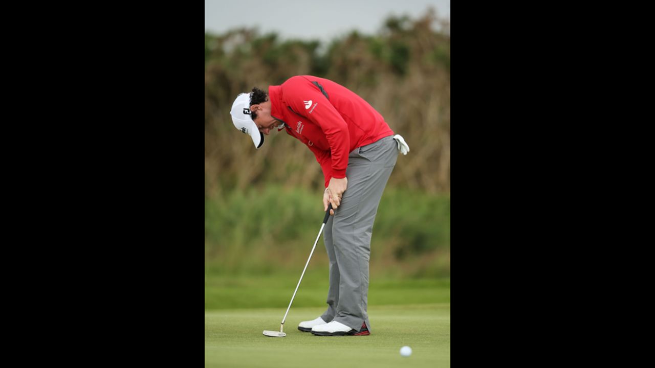 Rory Mcllroy of Northern Ireland reacts to a missed putt on the 17th green during the second round Friday.