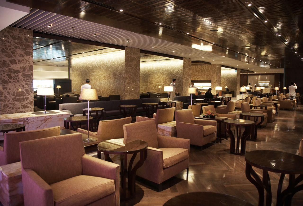 The Singapore Airlines SilverKris Lounge has 13 Italian-leather slumberettes and an attentive staff.