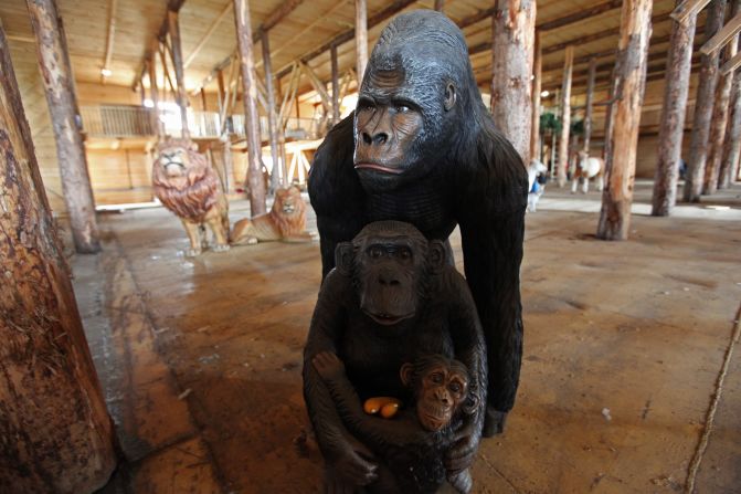 Huibers has filled his boat with life-sized plastic animals to give visitors more to engage with.