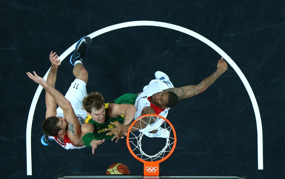 Tiago Splitter of Brazil drives to the basket in the match against Great Britain.