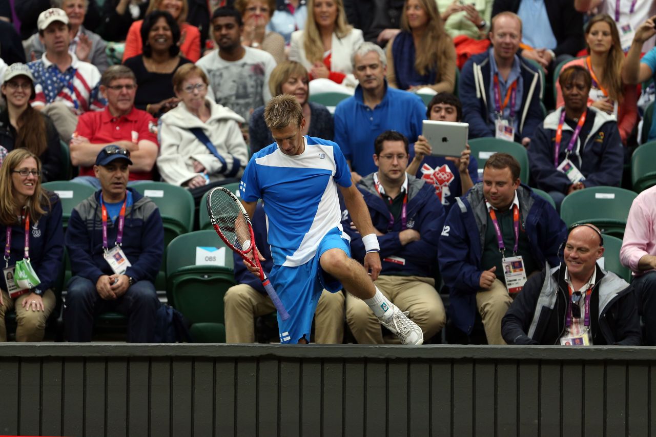 Jarkko Nieminen of Finland decided to make a bit of an early exit in his match with world No. 4 Andy Murray. He ended up in the well in front of the spectators as he tried to rescue a shot against the Wimbledon finalist.