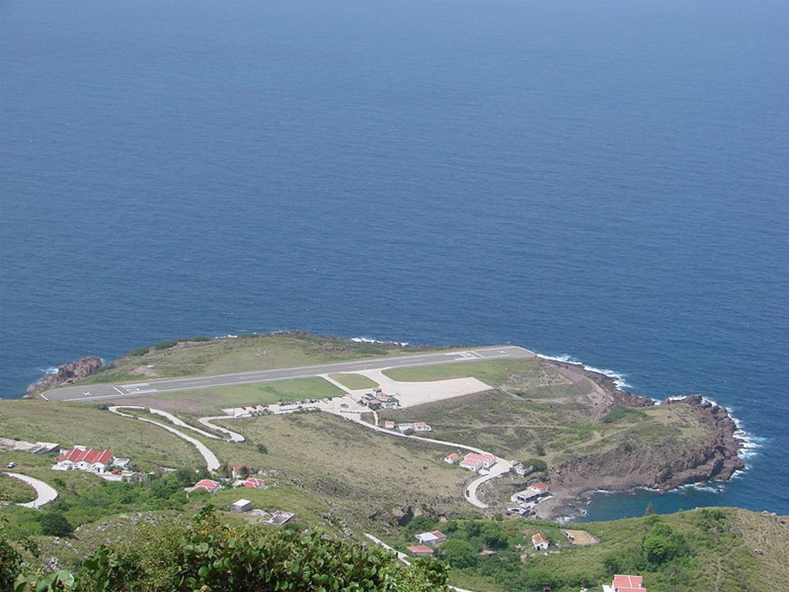 The runway at Juancho E.Yrausquin Airport is just 1,300 feet in length. 
