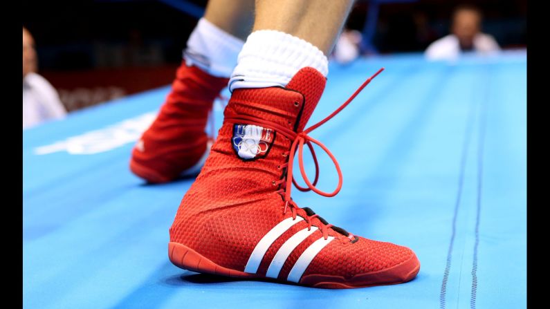 French boxer Alexis Vastine shows off some fancy footwork during his welterweight bout against Tuvshinbat Byamba of Mongolia.