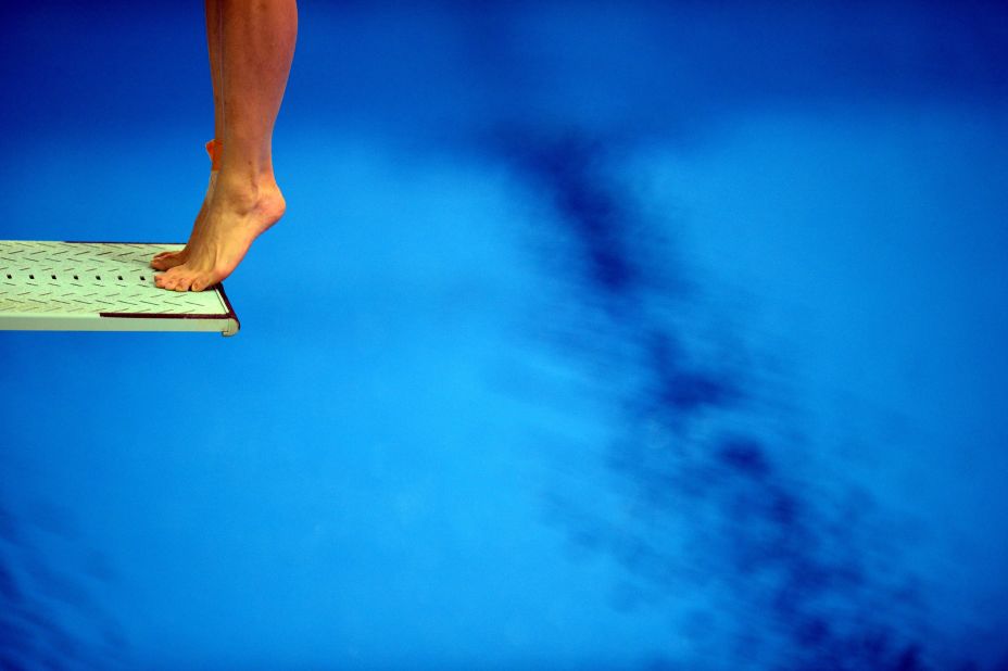 China's Wu Minxia competes in the preliminary round of the women's 3-meter springboard diving event on Friday.