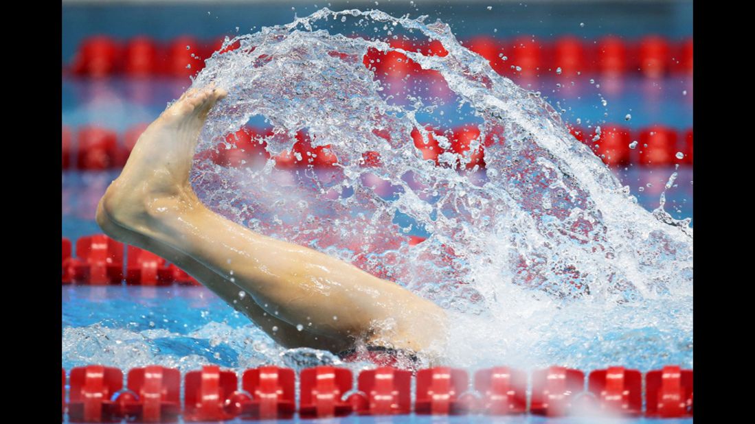 Daniel Fogg of Great Britain makes a turn in the men's 1,500-meter freestyle.