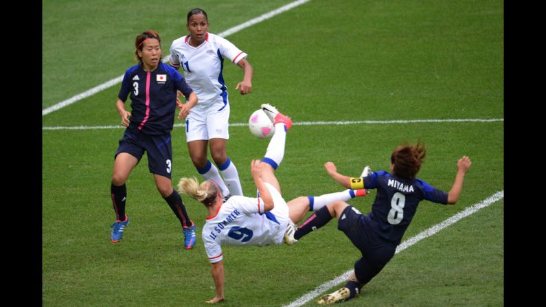 France's Eugenie Le Sommer misses a goal opportunity during the women's football semifinal between Japan and France. Japan won 2-1.