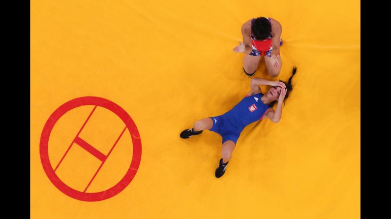 Clarissa Kyoko Mei Ling Chun of the United States, top, faced Iwona Nina Matkowska of Poland in a women's freestyle 48-kilogram match.