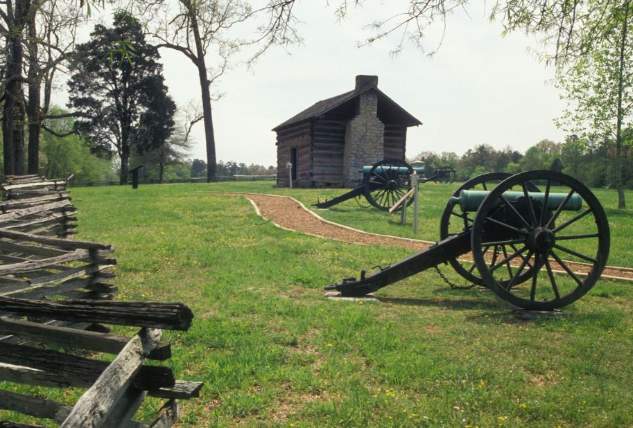 A seven-mile, self-guided auto tour is laid out at Chickamauga Battlefield.
