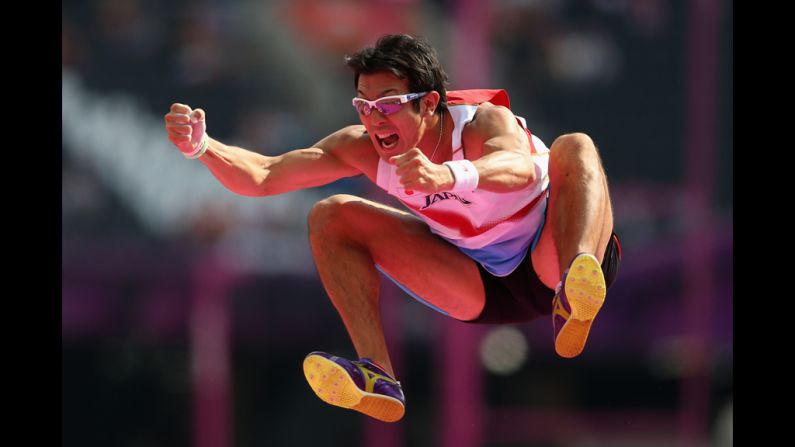 Keisuke Ushiro of Japan reacts after his decathlon pole vault.