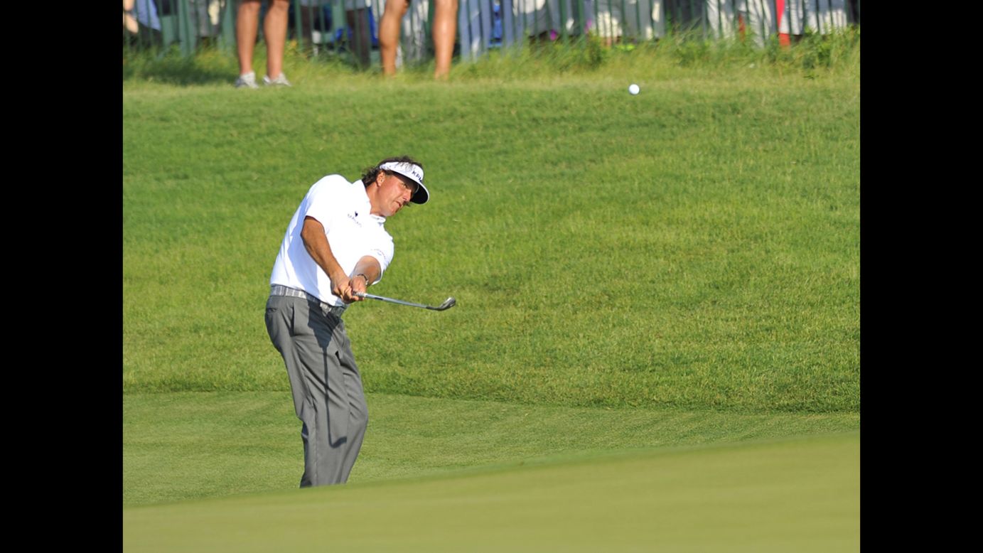 Phil Mickelson finished the third round with a 73.