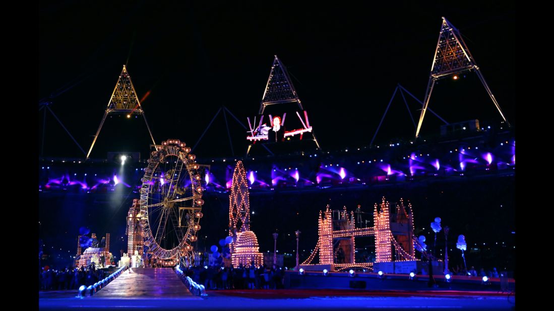 The ceremony featured replicas of several London landmarks, including Tower Bridge and the giant Ferris wheel known as London Eye.