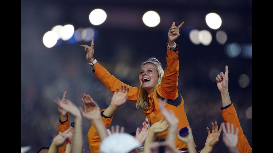 Dutch athletes parade during the closing ceremony.