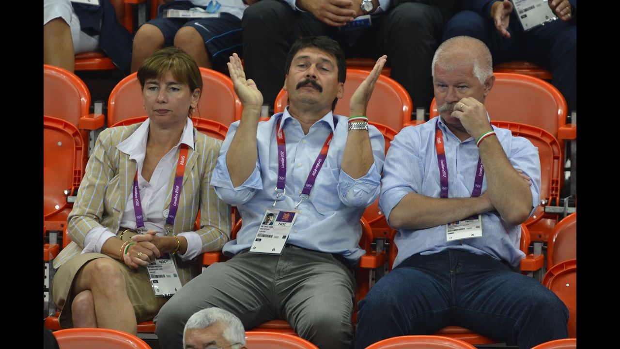 Members of the Hungarian delegation were masters at enthusiastic applause.