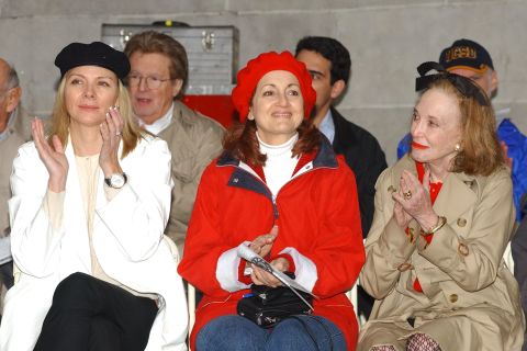 From left, actresses Kim Cattrall and Robin Strasser appear with Gurley Brown in 2003 at the Parkinson's Unity Walk in New York's Central Park.