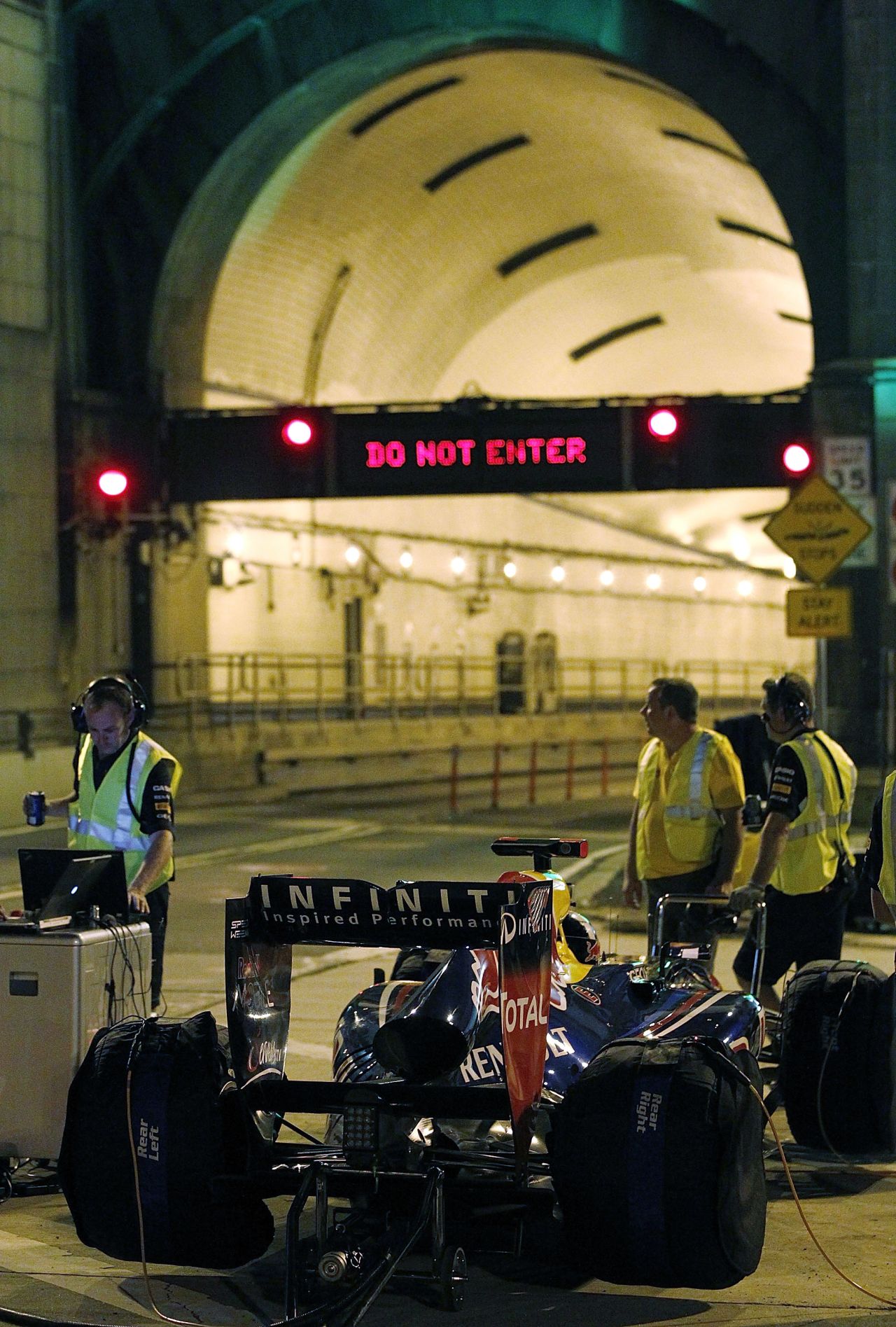 Last-minutes checks were made before the RB7 sped through the Lincoln Tunnel, which connects Weehawken, New Jersey and Manhattan.