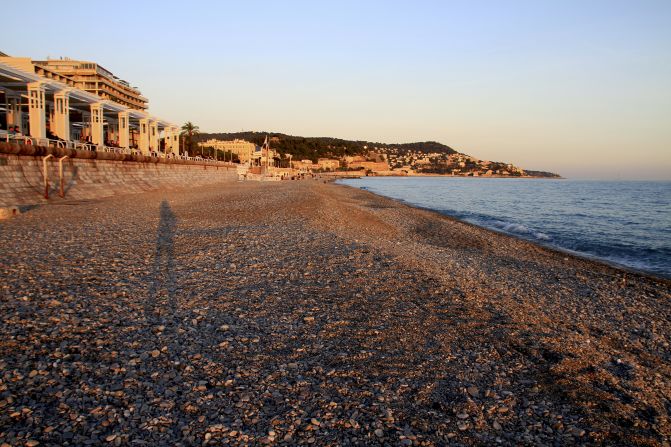 Duangmon Chaturapitaporn <a href="index.php?page=&url=http%3A%2F%2Fireport.cnn.com%2Fdocs%2FDOC-829157">captured this image</a> at sunset on the beach along Nice's Promenade des Anglais.